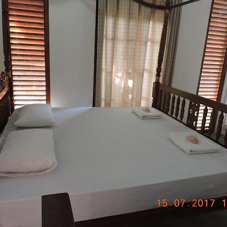 Akain Villa Dodanduwa Buitenkant foto