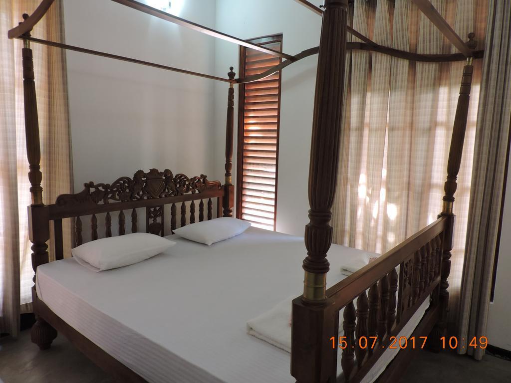 Akain Villa Dodanduwa Buitenkant foto