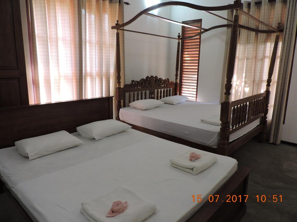 Akain Villa Dodanduwa Buitenkant foto